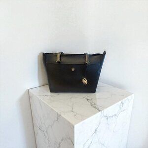 Michael Kors Black Tote – Classic Elegance Meets Everyday Use
